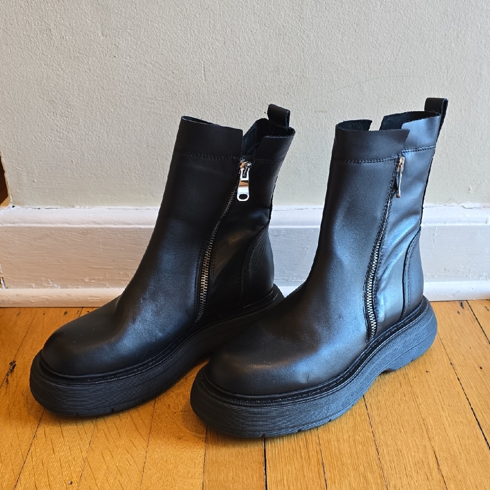 NWOT Free People Heavy Lug Sole Ankle Boots Black Women's 37 (US 7) - Picture 1 of 16